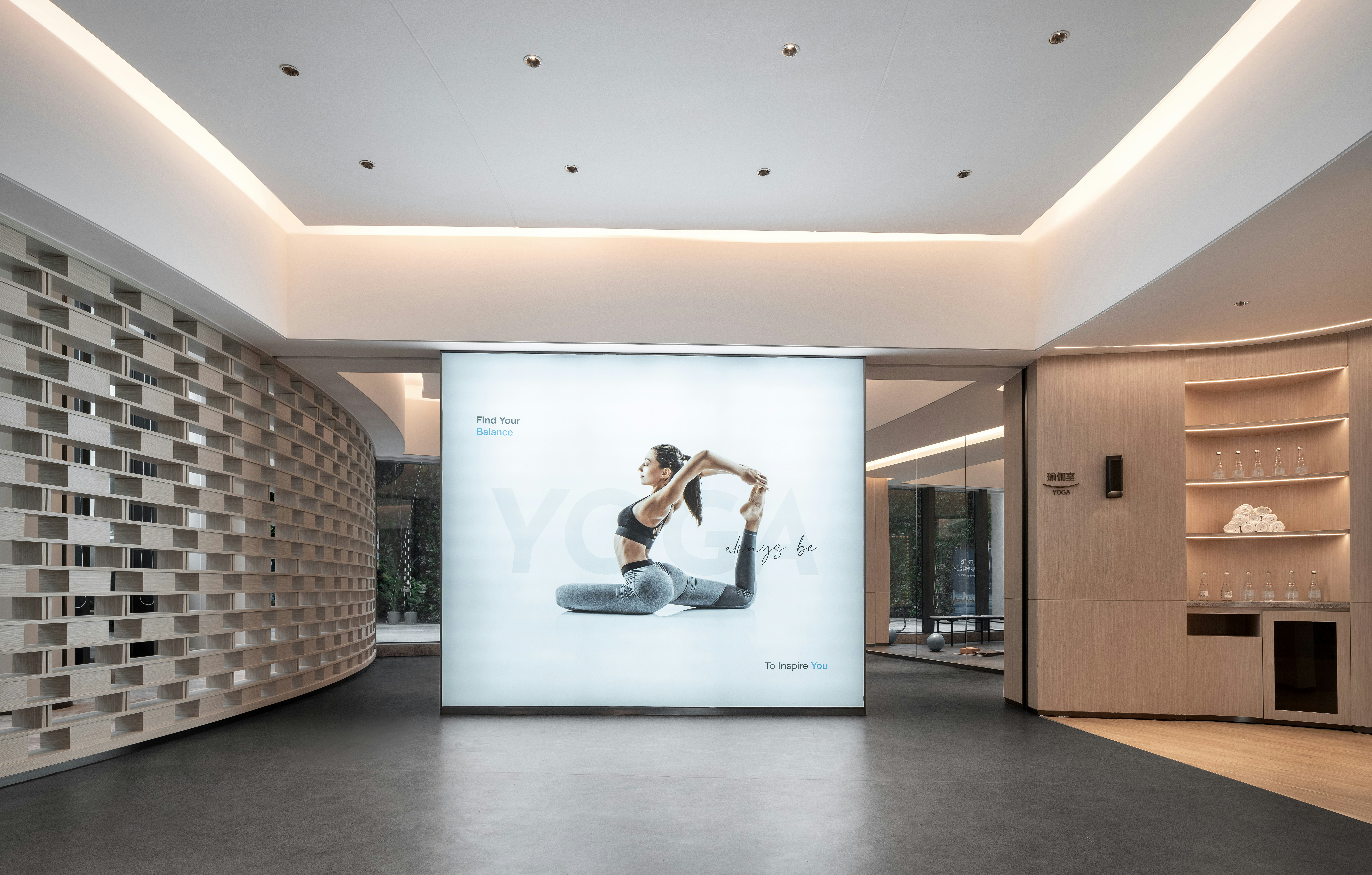 Comptoir d'accueil lumineux intégré à un stand modulaire lors d'un salon professionnel